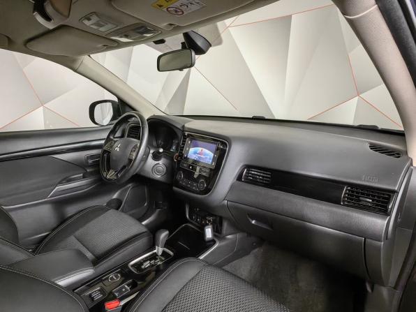 Mitsubishi Outlander III Рестайлинг 3 с пробегом 2019 года, цена 2 059 000 рублей, 135932 км, внедорожник, Автокод Объявления