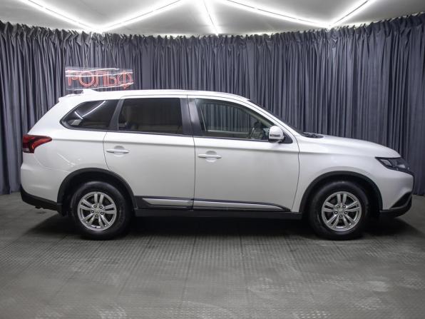 Mitsubishi Outlander III Рестайлинг 3 с пробегом 2019 года, цена 1 598 000 рублей, 252241 км, внедорожник, Автокод Объявления
