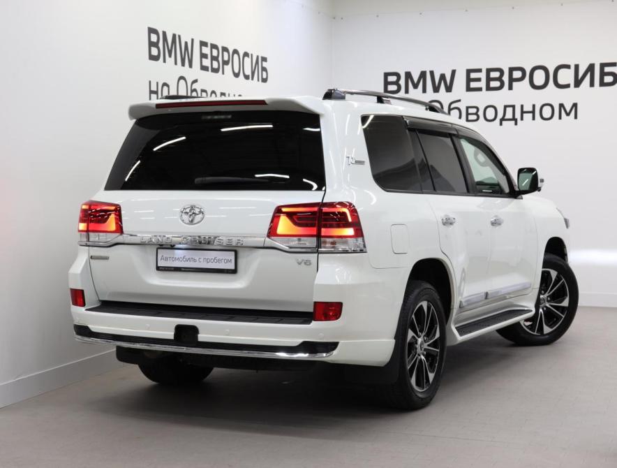Toyota Land Cruiser 200 Series Рестайлинг 2 Санкт-Петербург  - изображение 2