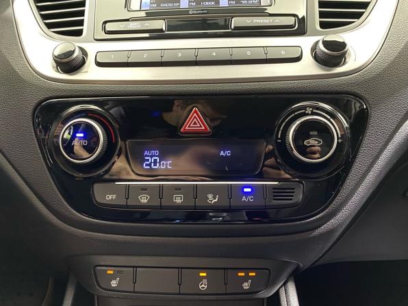 Hyundai Solaris II с пробегом 2017 года, цена 1 009 000 рублей, 222187 км, седан, Автокод Объявления