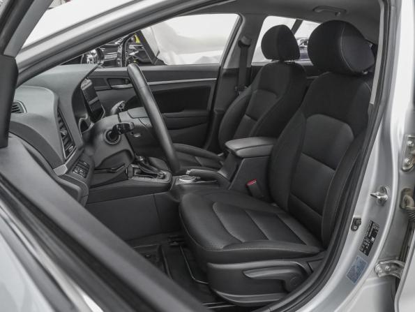 Hyundai Elantra VI (AD) с пробегом 2018 года, цена 1 660 000 рублей, 92571 км, седан, Автокод Объявления