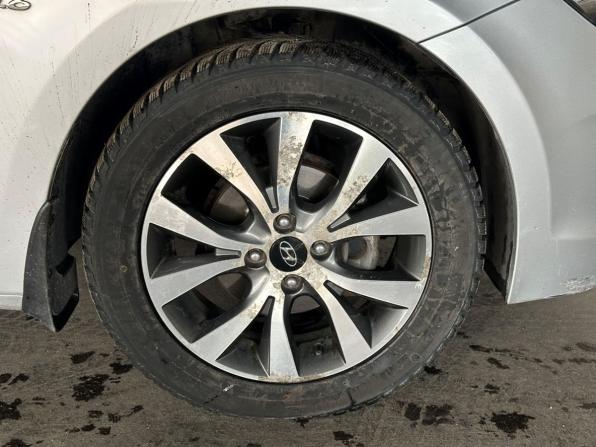 Hyundai Solaris I Рестайлинг с пробегом 2015 года, цена 1 296 000 рублей, 55661 км, седан, Автокод Объявления
