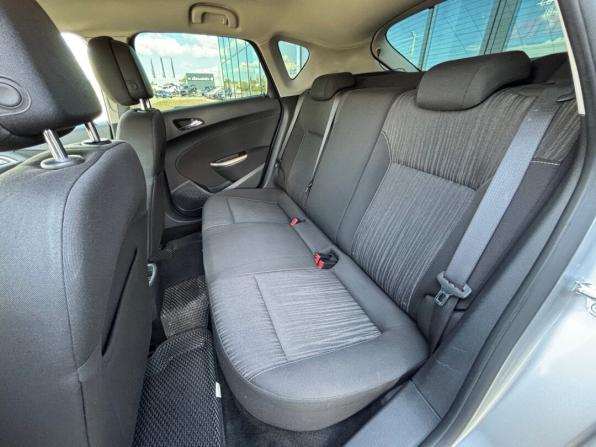 Opel Astra J с пробегом 2012 года, цена 595 000 рублей, 218000 км, хэтчбек, Автокод Объявления