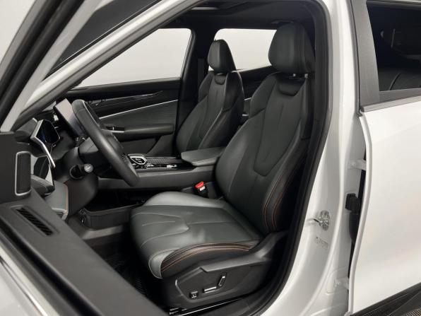 Geely Atlas II с пробегом 2024 года, цена 2 289 900 рублей, 28966 км, внедорожник, Автокод Объявления