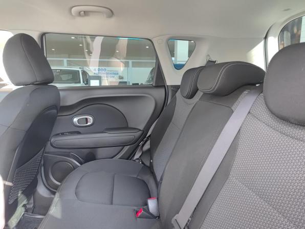 Kia Soul II Рестайлинг с пробегом 2018 года, цена 1 813 000 рублей, 53905 км, хэтчбек, Автокод Объявления