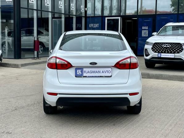 Ford Fiesta Mk6 Рестайлинг с пробегом 2015 года, цена 825 000 рублей, 137400 км, седан, Автокод Объявления
