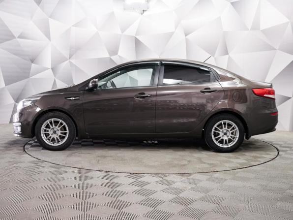 Kia Rio III Рестайлинг с пробегом 2016 года, цена 773 000 рублей, 215632 км, седан, Автокод Объявления