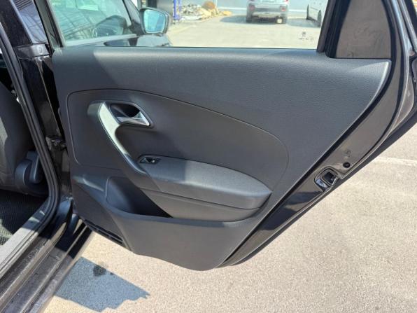 Volkswagen Polo V Рестайлинг с пробегом 2015 года, цена 945 000 рублей, 157646 км, седан, Автокод Объявления