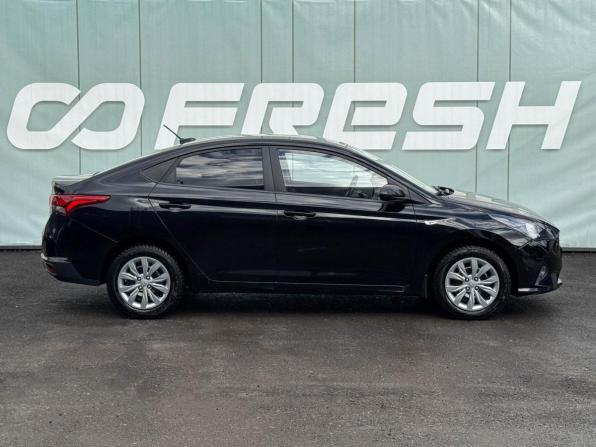 Hyundai Solaris II Рестайлинг с пробегом 2021 года, цена 1 459 000 рублей, 80576 км, седан, Автокод Объявления