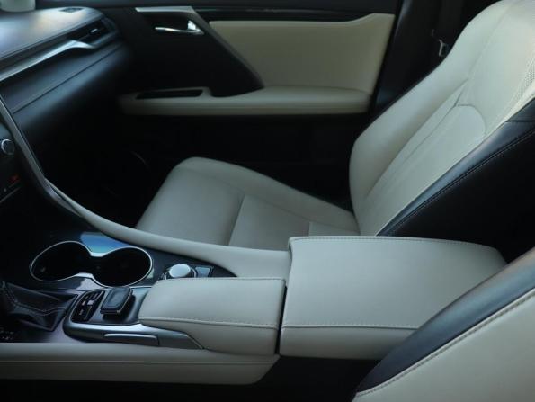 Lexus RX IV с пробегом 2018 года, цена 3 650 000 рублей, 198189 км, внедорожник, Автокод Объявления