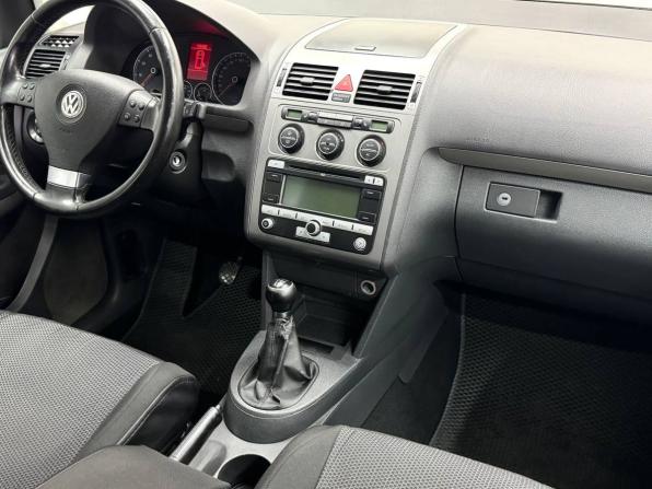 Volkswagen Touran I Рестайлинг с пробегом 2009 года, цена 769 900 рублей, 217700 км, компактвэн, Автокод Объявления