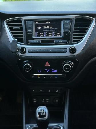 Hyundai Solaris II с пробегом 2017 года, цена 965 000 рублей, 133636 км, седан, Автокод Объявления