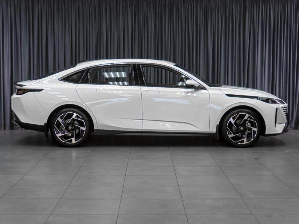 Changan Lamore с пробегом 2024 года, цена 2 099 000 рублей, 59366 км, седан, Автокод Объявления