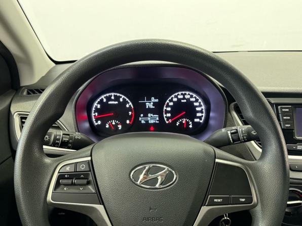 Hyundai Solaris II с пробегом 2019 года, цена 1 370 000 рублей, 63641 км, седан, Автокод Объявления