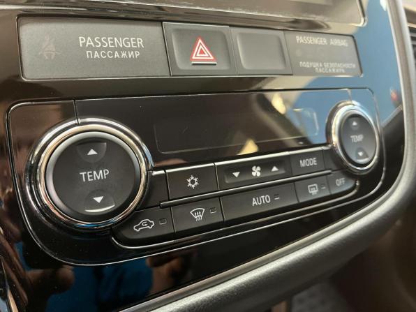 Mitsubishi Outlander III Рестайлинг 3 с пробегом 2018 года, цена 2 291 982 рубля, 95710 км, внедорожник, Автокод Объявления