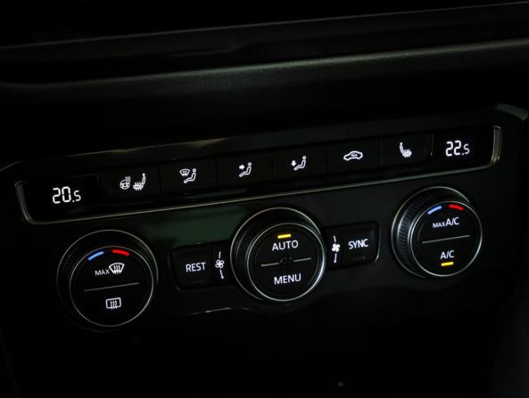Volkswagen Tiguan II с пробегом 2018 года, цена 3 088 000 рублей, 50058 км, внедорожник, Автокод Объявления