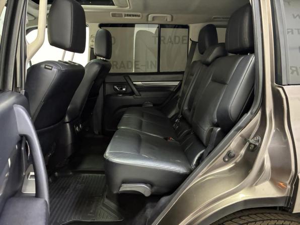 Mitsubishi Pajero IV Рестайлинг 1 с пробегом 2011 года, цена 1 899 000 рублей, 261000 км, внедорожник, Автокод Объявления