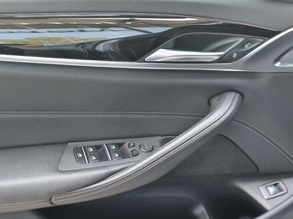 BMW 5 серии VII (G30/G31/G38) с пробегом 2018 года, цена 2 150 000 рублей, 207600 км, седан, Автокод Объявления