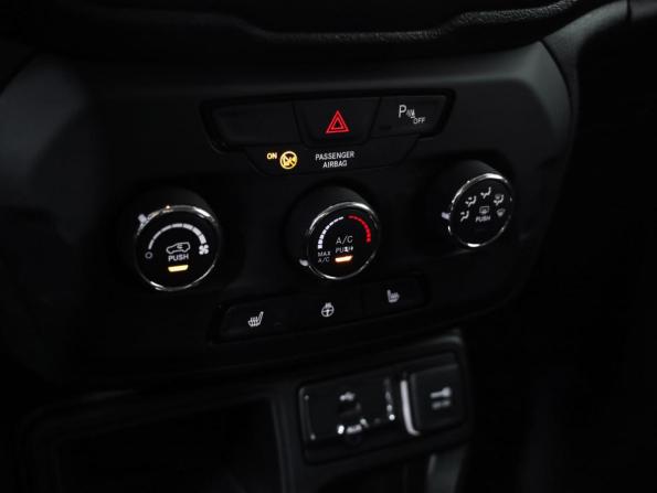 Jeep Renegade I с пробегом 2018 года, цена 1 299 000 рублей, 142000 км, внедорожник, Автокод Объявления