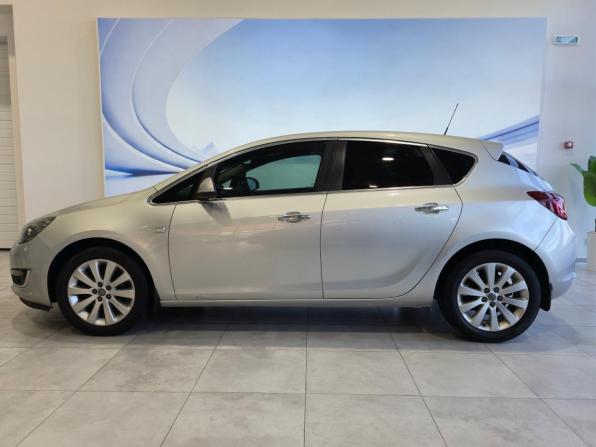 Opel Astra J Рестайлинг с пробегом 2013 года, цена 999 000 рублей, 156500 км, хэтчбек, Автокод Объявления