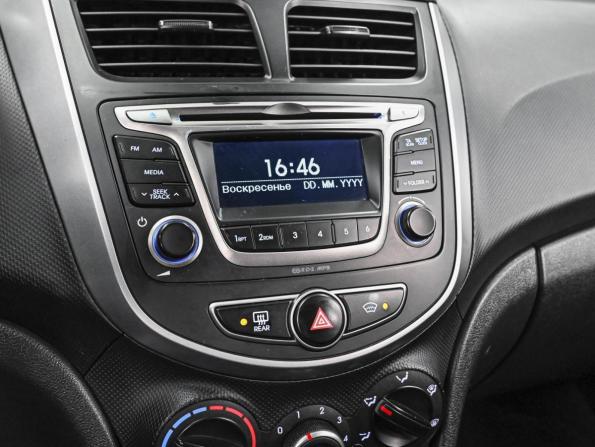 Hyundai Solaris I Рестайлинг с пробегом 2015 года, цена 1 055 000 рублей, 93095 км, седан, Автокод Объявления