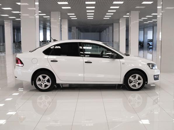 Volkswagen Polo V Рестайлинг с пробегом 2018 года, цена 1 039 000 рублей, 112496 км, седан, Автокод Объявления