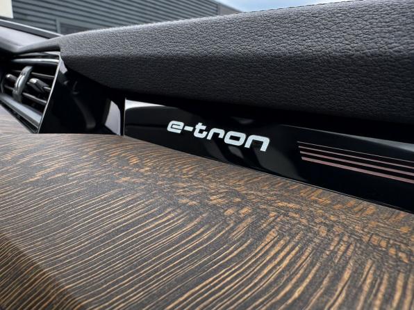 Audi e-tron I с пробегом 2022 года, цена 7 600 000 рублей, 547 км, внедорожник, Автокод Объявления