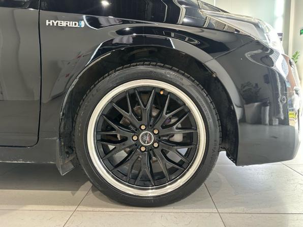 Toyota Prius III (XW30) с пробегом 2010 года, цена 1 059 000 рублей, 282600 км, лифтбек, Автокод Объявления
