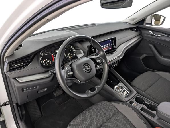 Skoda Octavia IV (A8) с пробегом 2022 года, цена 2 680 000 рублей, 34856 км, лифтбек, Автокод Объявления