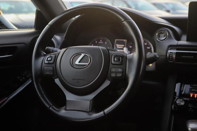 Lexus IS III Рестайлинг 2 с пробегом 2021 года, цена 3 995 000 рублей, 91353 км, седан, Автокод Объявления