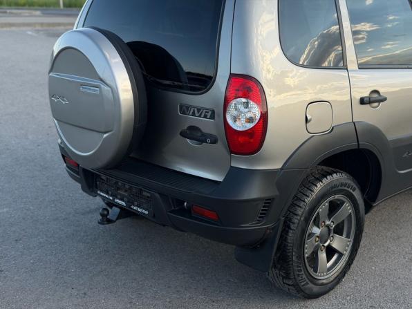 Chevrolet Niva I Рестайлинг с пробегом 2019 года, цена 959 000 рублей, 42000 км, внедорожник, Автокод Объявления