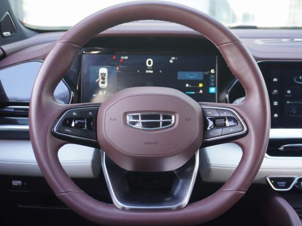 Geely Monjaro I с пробегом 2023 года, цена 2 776 000 рублей, 113023 км, внедорожник, Автокод Объявления