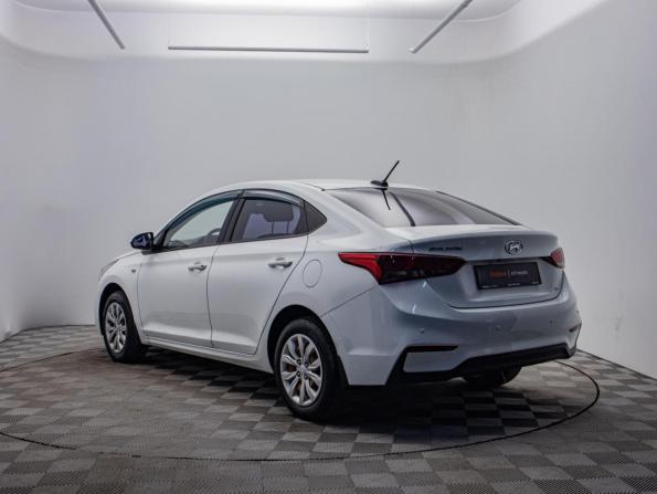 Hyundai Solaris II с пробегом 2017 года, цена 1 260 000 рублей, 111825 км, седан, Автокод Объявления