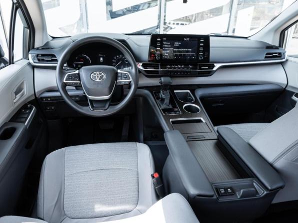 Toyota Sienna IV с пробегом 2021 года, цена 4 030 000 рублей, 81354 км, минивэн, Автокод Объявления