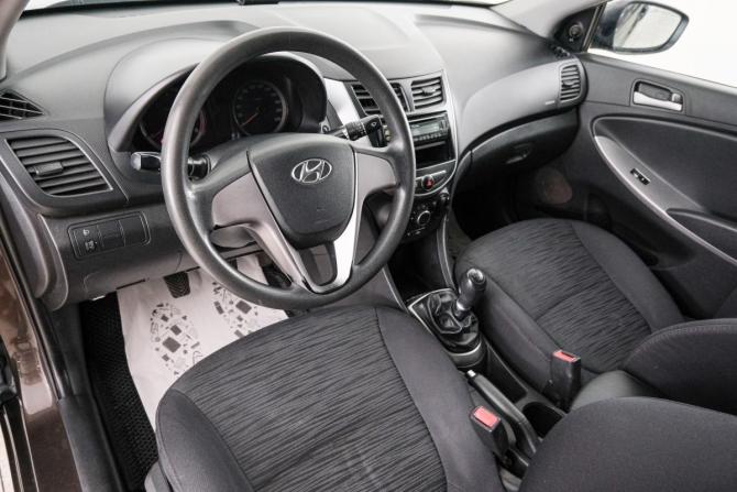 Hyundai Solaris I Рестайлинг с пробегом 2014 года, цена 679 000 рублей, 300000 км, седан, Автокод Объявления