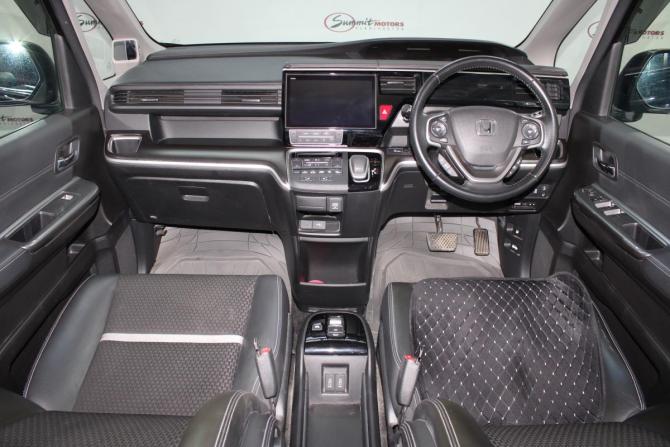 Honda Stepwgn V Рестайлинг с пробегом 2021 года, цена 3 000 000 рублей, 90357 км, минивэн, Автокод Объявления