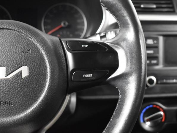 Kia Rio IV Рестайлинг с пробегом 2021 года, цена 1 724 900 рублей, 44153 км, седан, Автокод Объявления