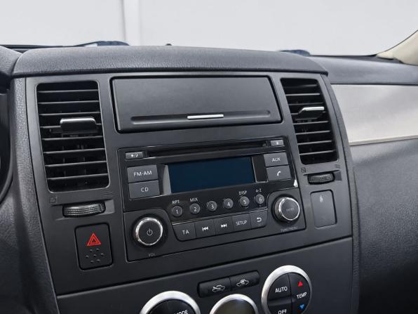 Nissan Tiida I Рестайлинг с пробегом 2013 года, цена 779 000 рублей, 216374 км, хэтчбек, Автокод Объявления