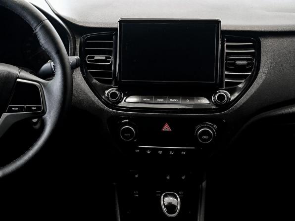 Hyundai Solaris II Рестайлинг с пробегом 2021 года, цена 1 399 000 рублей, 159429 км, седан, Автокод Объявления