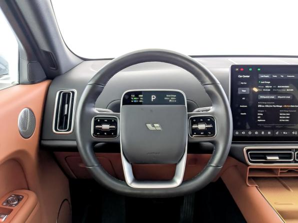 Li Auto (Lixiang) L7 I с пробегом 2024 года, цена 5 850 000 рублей, 43260 км, внедорожник, Автокод Объявления