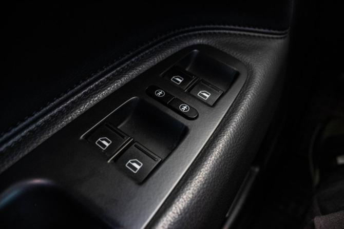 Volkswagen Touareg I Рестайлинг с пробегом 2007 года, цена 1 249 000 рублей, 209227 км, внедорожник, Автокод Объявления