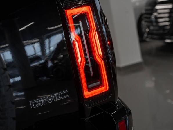 GMC Hummer EV с пробегом 2024 года, цена 18 900 000 рублей, 11 км, внедорожник, Автокод Объявления