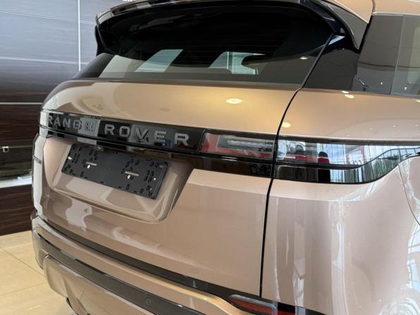Land Rover Range Rover Evoque II Рестайлинг с пробегом 2024 года, цена 6 650 000 рублей, 1980 км, внедорожник, Автокод Объявления
