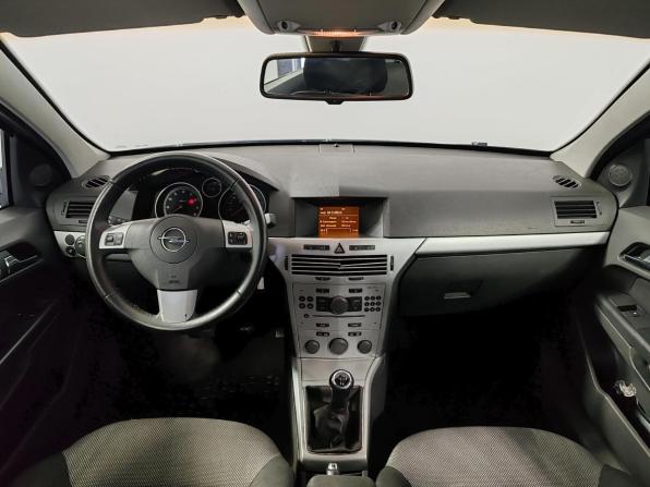 Opel Astra H Рестайлинг с пробегом 2011 года, цена 599 000 рублей, 158610 км, седан, Автокод Объявления