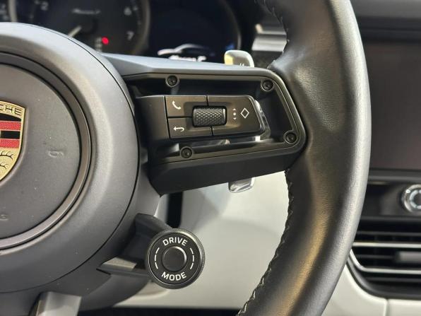 Porsche Macan I Рестайлинг 2 с пробегом 2024 года, цена 10 990 000 рублей, 11192 км, внедорожник, Автокод Объявления