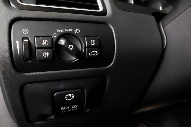 Volvo XC70 II с пробегом 2012 года, цена 1 479 000 рублей, 260125 км, универсал, Автокод Объявления