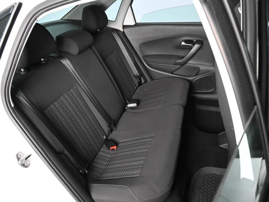 Volkswagen Polo V Рестайлинг Ростов-на-Дону  - изображение 7