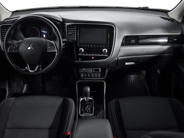 Mitsubishi Outlander III Рестайлинг 3 с пробегом 2021 года, цена 1 989 000 рублей, 195852 км, внедорожник, Автокод Объявления