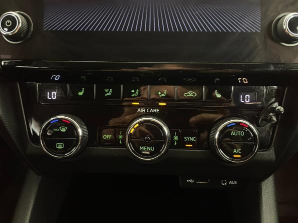 Skoda Octavia III (A7) Рестайлинг с пробегом 2017 года, цена 1 580 000 рублей, 186524 км, лифтбек, Автокод Объявления