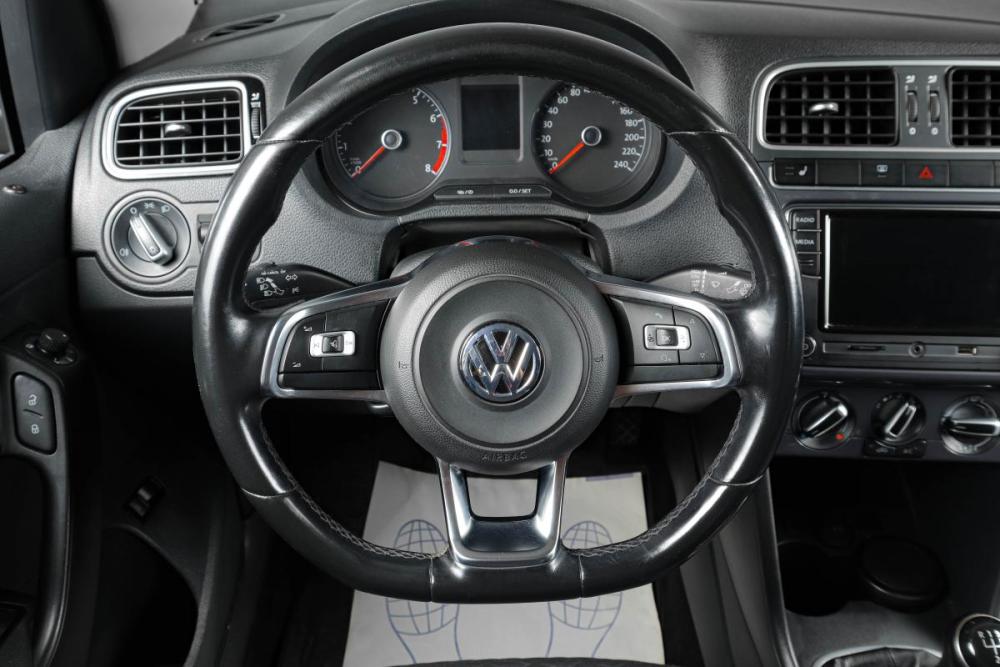 Volkswagen Polo V Рестайлинг Тюмень  - изображение 14